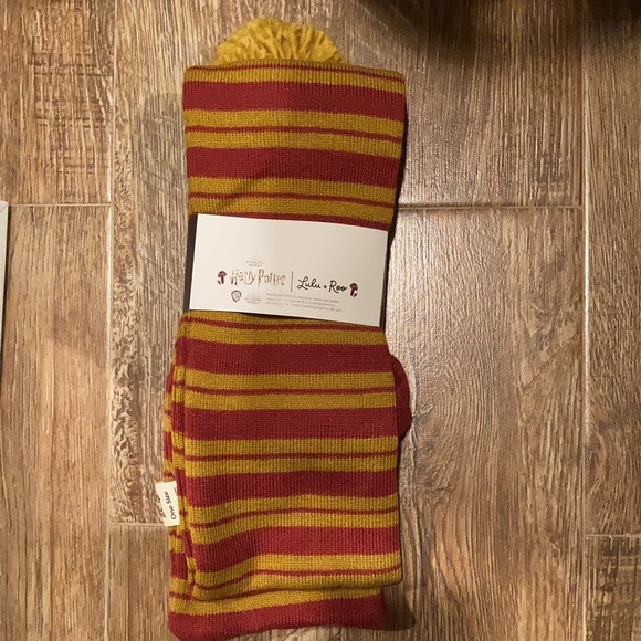 New Lulu + Roo Harry Potter Hat and Scarf Set - Picture 2 of 2